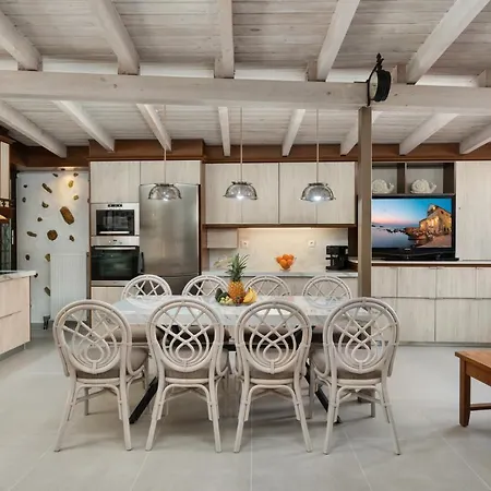 Splantzia - Heated Pool - Garden Villa *