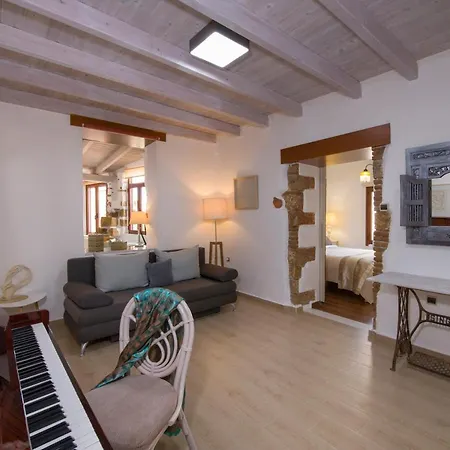 Splantzia - Heated Pool - Garden