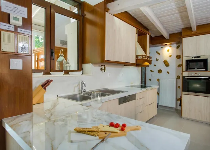 Splantzia - Heated Pool - Garden Villa