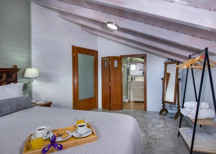 Splantzia - Heated Pool - Garden Villa