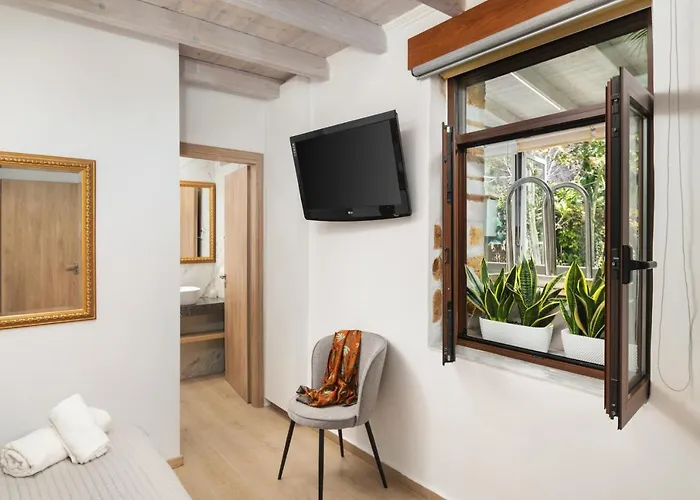 Splantzia - Heated Pool - Garden Villa