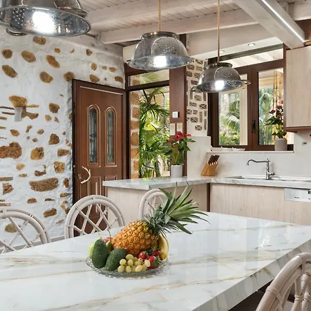 Splantzia - Heated Pool - Garden