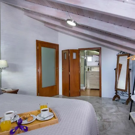 Splantzia - Heated Pool - Garden Villa