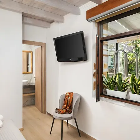 Splantzia - Heated Pool - Garden Villa
